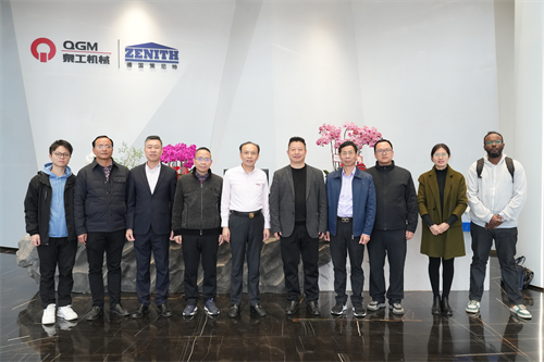 Školy a podniky se spojují s rukama a vytvářejí budoucnost | Viceprezidentka Quanzhou Information Engineering College navštívil Quangong Co., Ltd., aby prozkoumal nové cesty pro integraci průmyslu, akademické obce a výzkumu