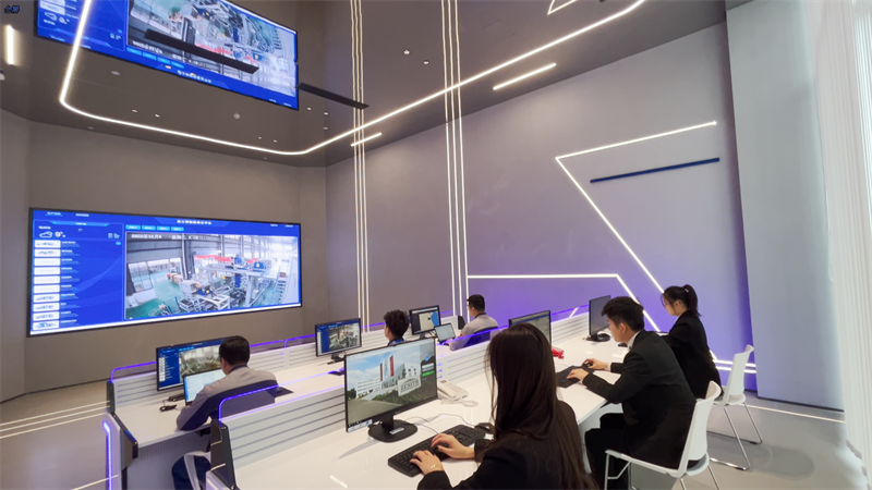 QGM Machinery: Hluboce kultivuje hlavní obchodní činnost již více než 40 let, stojí v čele inovací a globálně expanduje s mezinárodní perspektivou