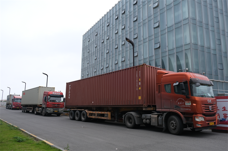 Stroje na výrobu cihel QGM dodané na Střední východ pomáhají regionálnímu stavebnictví udělat nový skok vpřed Stroje na výrobu cihel QGM dodané na Střední východ pomáhají regionálnímu stavebnictví udělat nový skok vpřed