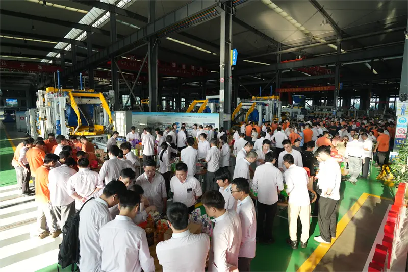 Úplněk přináší radost a vzrušení a „hazard“ vytváří vzrušení! Festival v polovině podzimu s kostkami na dortech v Quangong Machinery skončil vřele