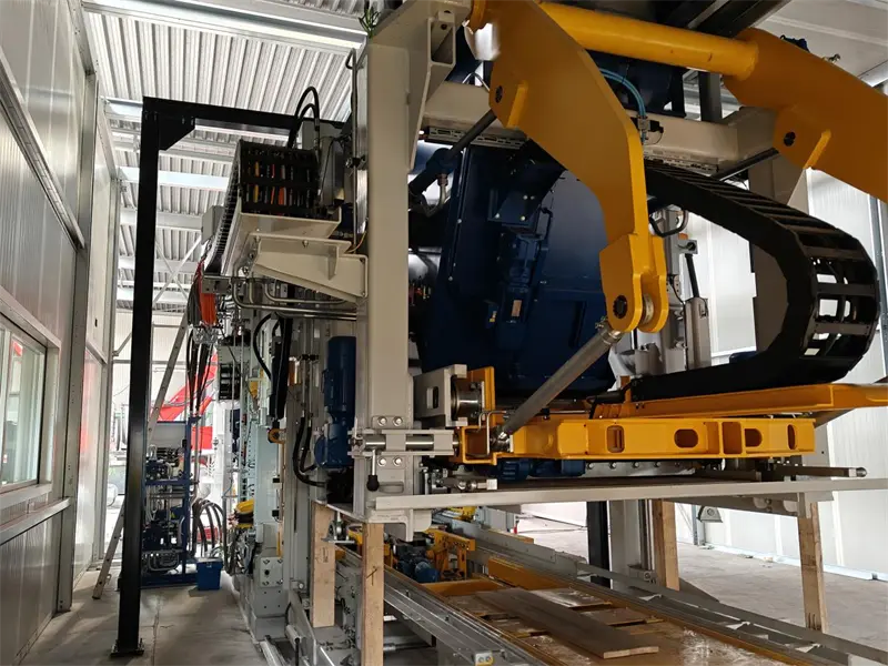 Automatické stroje na výrobu bloků pro betonářský průmysl Jižní Ameriky